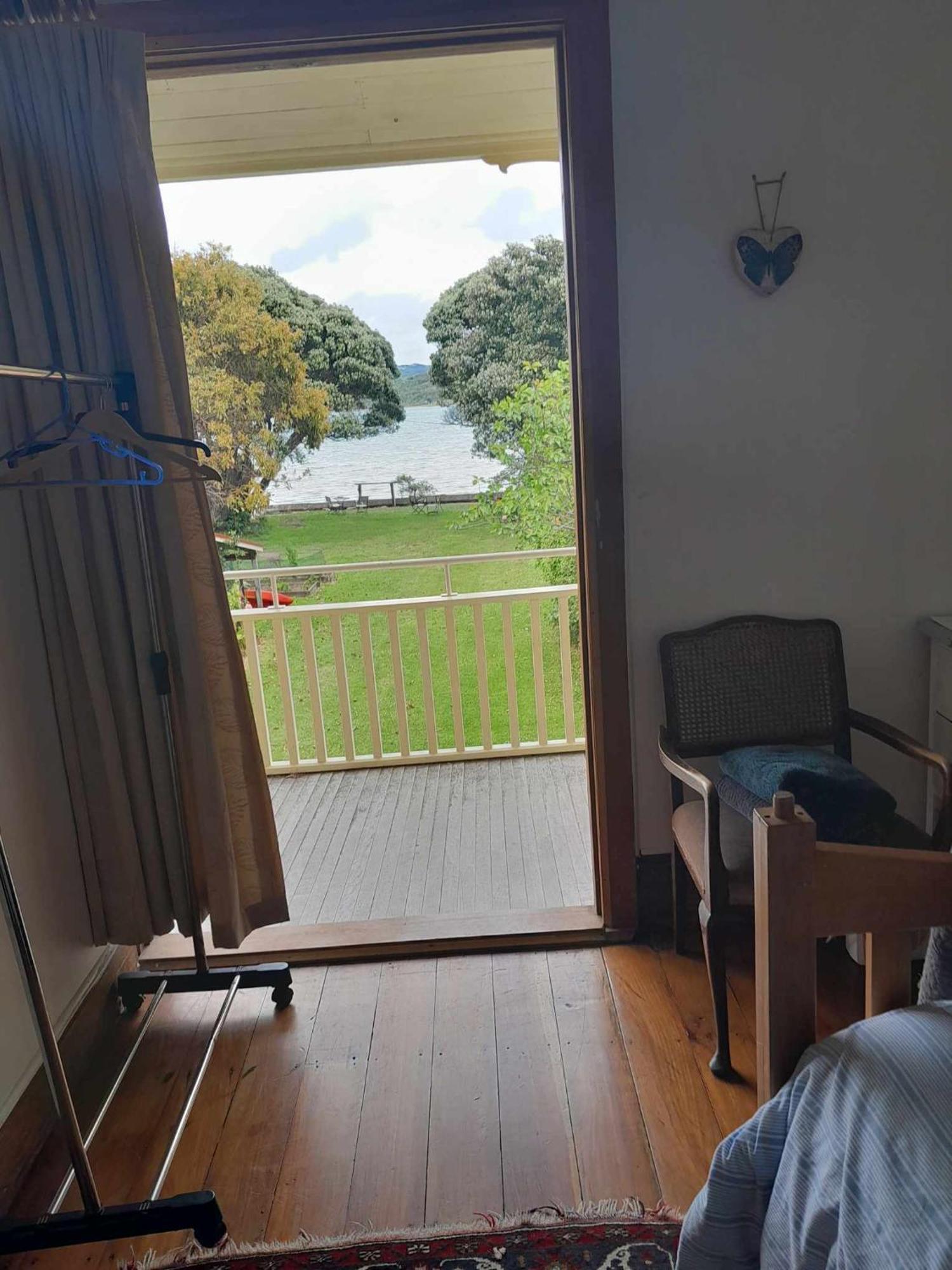 Brony'S Beachfront-Short And Long Term Stays Porirua Εξωτερικό φωτογραφία