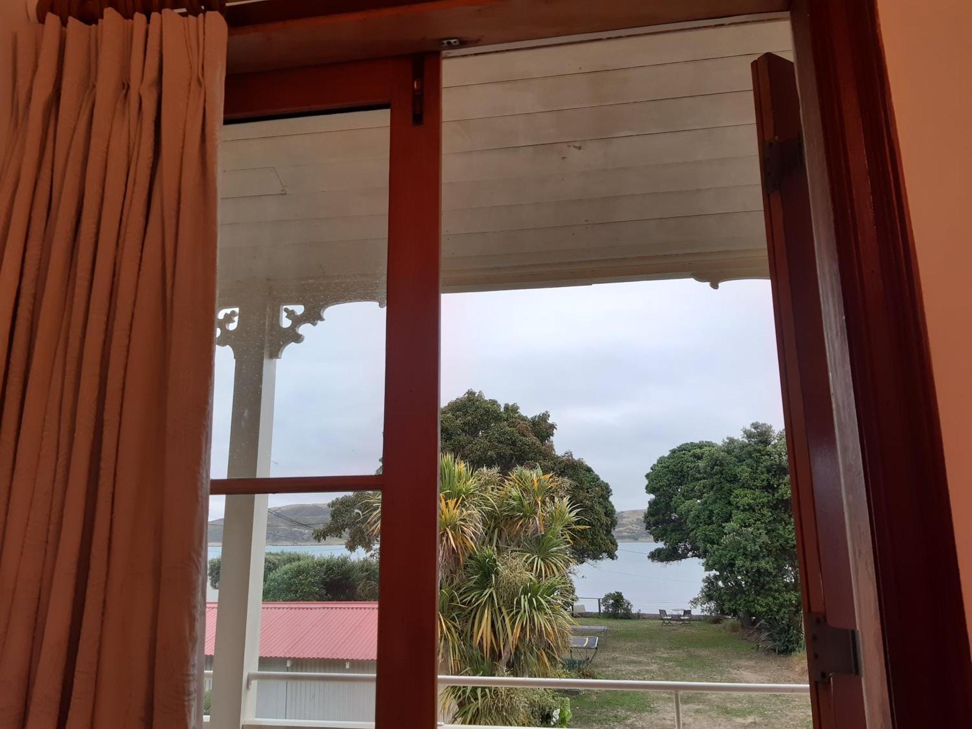 Brony'S Beachfront-Short And Long Term Stays Porirua Εξωτερικό φωτογραφία